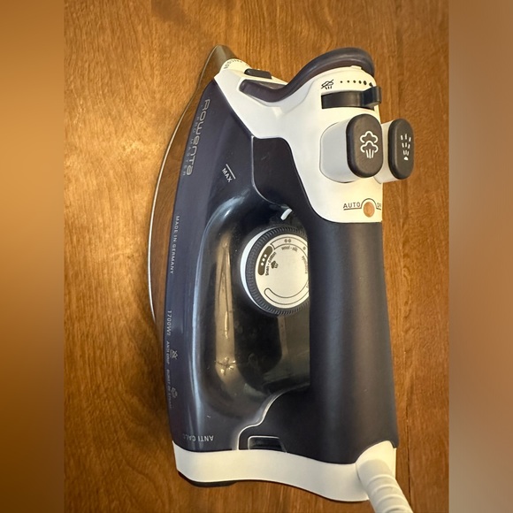 Rowenta DW8080 Pro Master Auto Shut Off Steam Iron, 330-Hole Sole Plate Blue - Picture 1 of 11